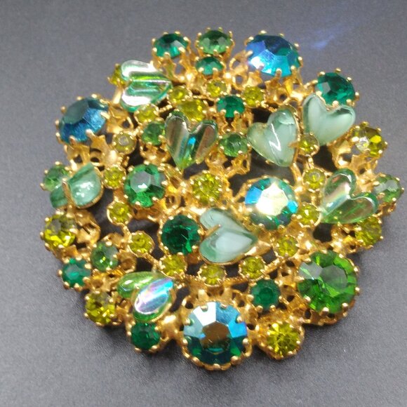 KRAMER Made in AUSTRIA BROOCH RHINESTONE & MOLDED GLASS Shimmering Hearts - Picture 1 of 6